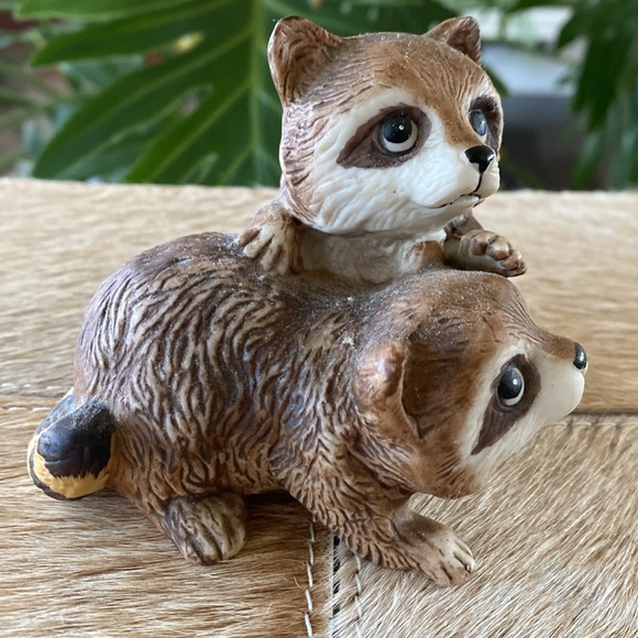 Vintage Homco Porcelain Raccoons Figurine - Picture 6 of 8